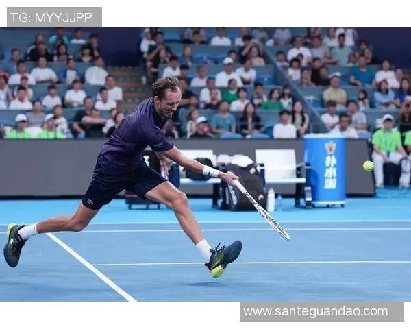 杭州网球队快攻策略揭秘:深度解析网球战术与训练方法 杭州网球队快攻策略揭秘:深度解析网球战术与训练方法